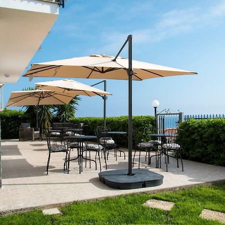 L'Oasi Di Giorgia Bed & Breakfast Cittadella del Capo Ngoại thất bức ảnh