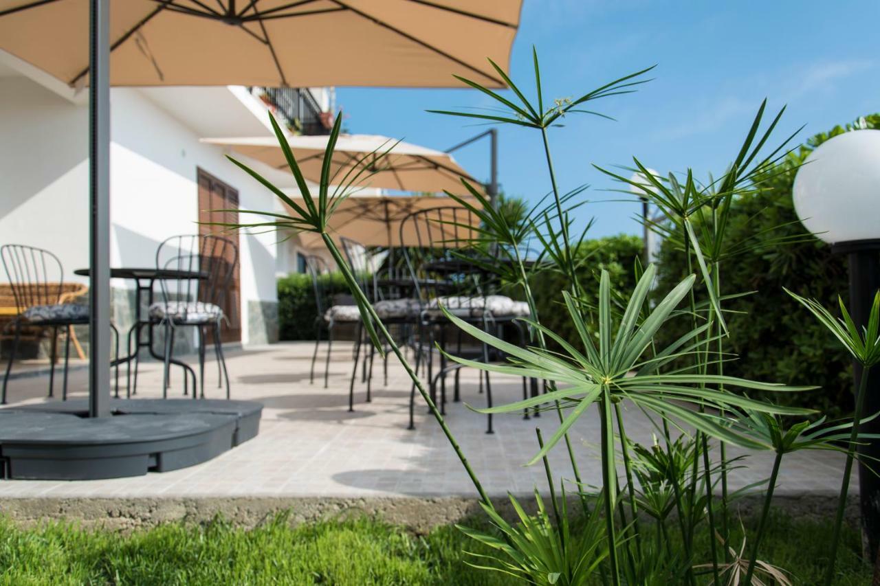 L'Oasi Di Giorgia Bed & Breakfast Cittadella del Capo Ngoại thất bức ảnh