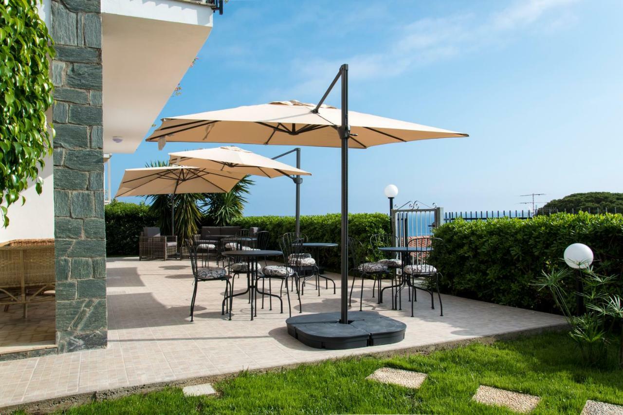 L'Oasi Di Giorgia Bed & Breakfast Cittadella del Capo Ngoại thất bức ảnh