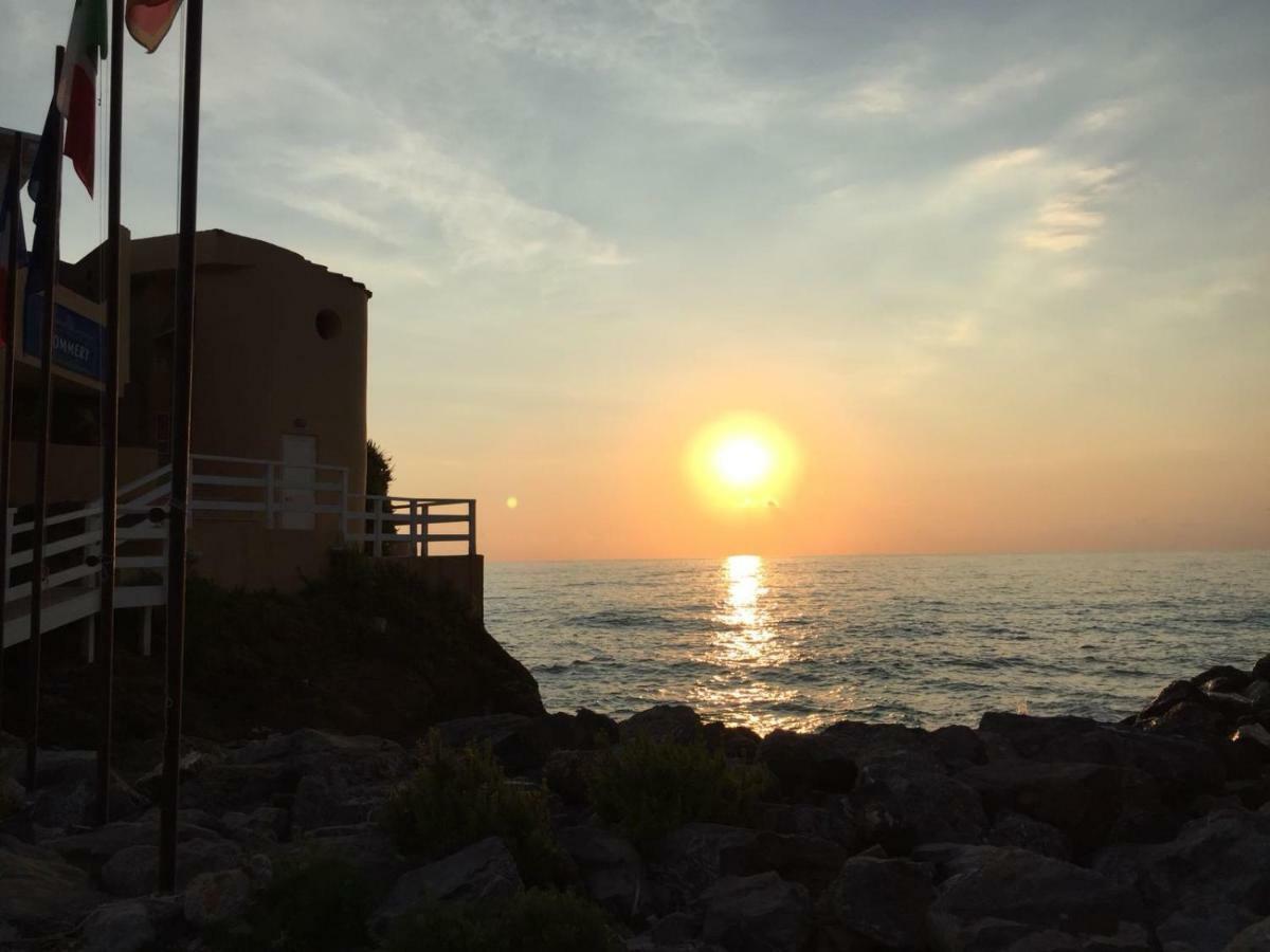 L'Oasi Di Giorgia Bed & Breakfast Cittadella del Capo Ngoại thất bức ảnh